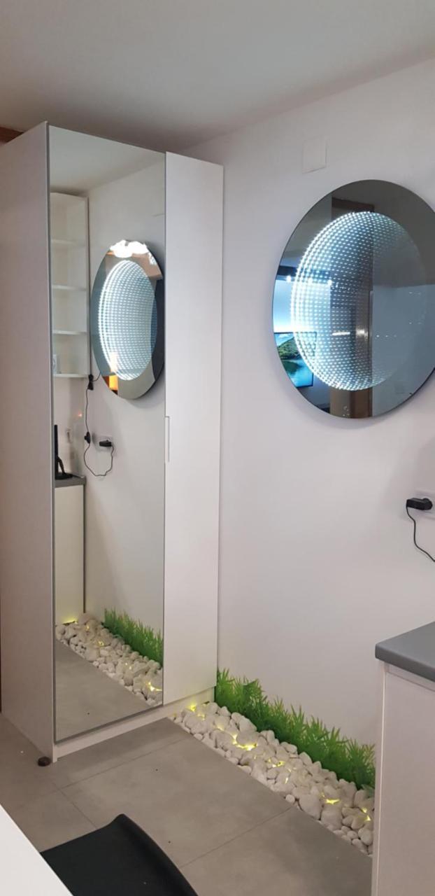 Apartment Plaza ----Wallbox 11Kw 16A ----- Private Spa- Jacuzzi, Infrared Sauna, Luxury Massage Chair, Parking, Entry With Pin 0 - 24H, Free Cancellation 24 Hours Before Check In Slavonski Brod Zewnętrze zdjęcie