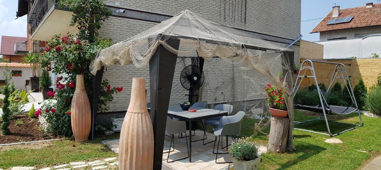 Apartment Plaza ----Wallbox 11Kw 16A ----- Private Spa- Jacuzzi, Infrared Sauna, Luxury Massage Chair, Parking, Entry With Pin 0 - 24H, Free Cancellation 24 Hours Before Check In Slavonski Brod Zewnętrze zdjęcie