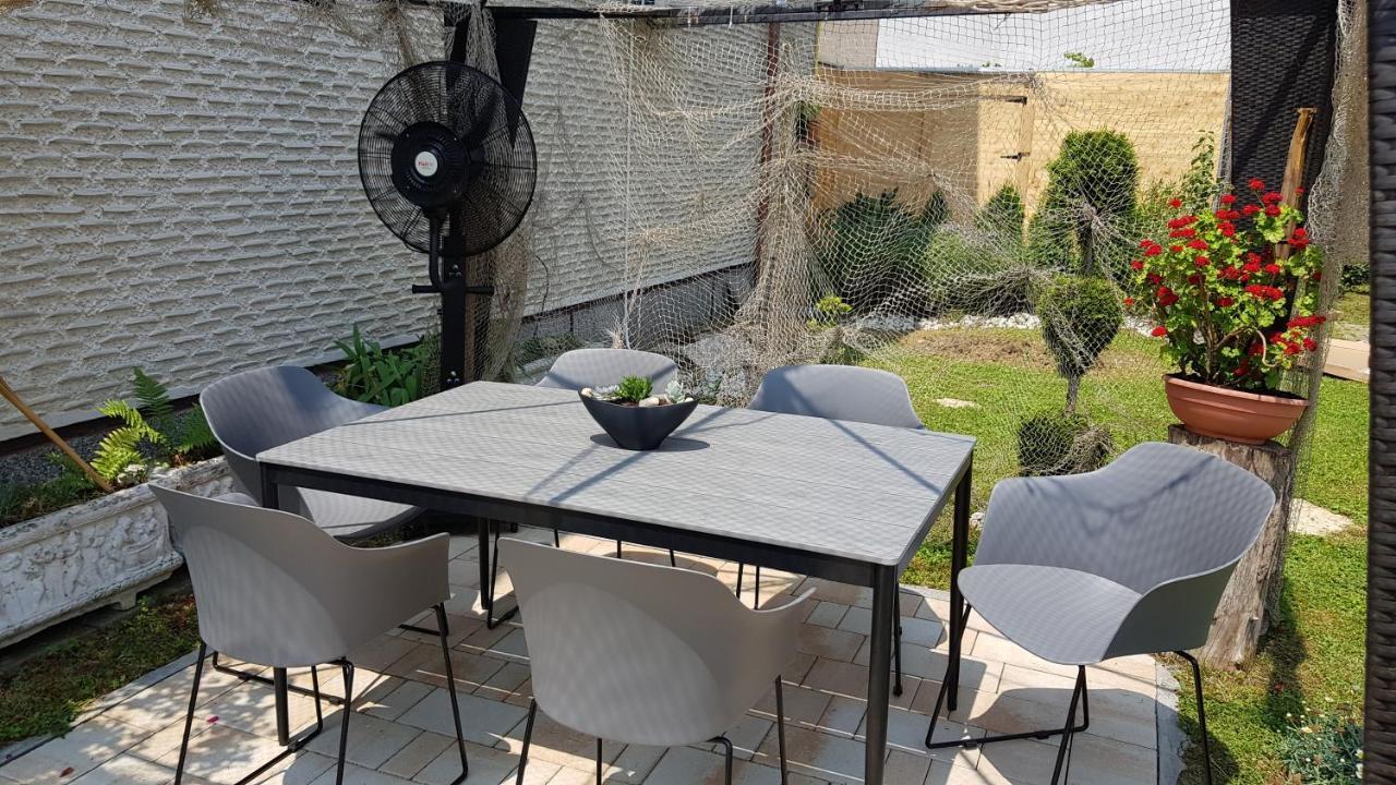 Apartment Plaza ----Wallbox 11Kw 16A ----- Private Spa- Jacuzzi, Infrared Sauna, Luxury Massage Chair, Parking, Entry With Pin 0 - 24H, Free Cancellation 24 Hours Before Check In Slavonski Brod Zewnętrze zdjęcie